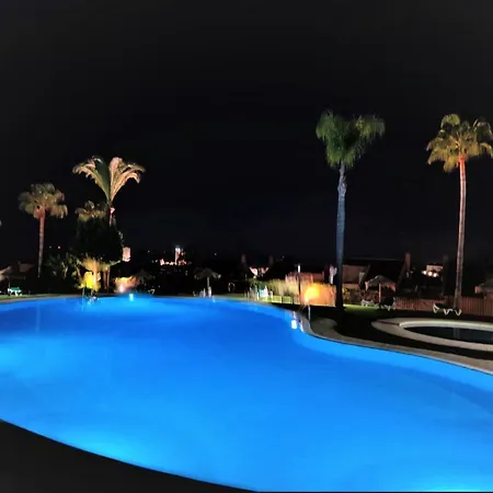 Ample Luxury Fancy Golf & Padel Apartment *