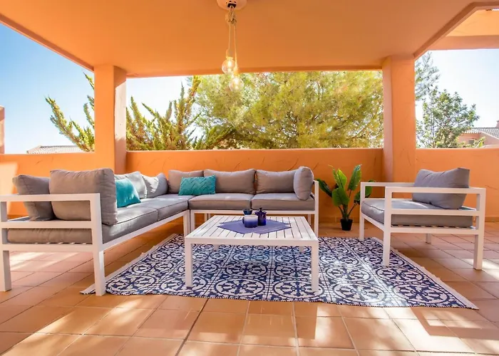 Ample Luxury Fancy Golf & Padel