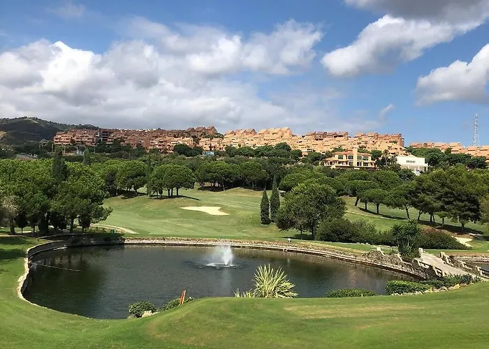 Ample Luxury Fancy Golf & Padel Marbella