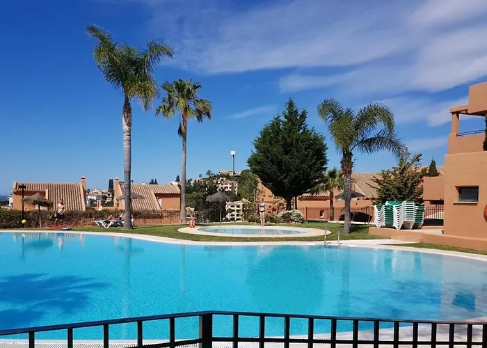 Ample Luxury Fancy Golf & Padel Marbella