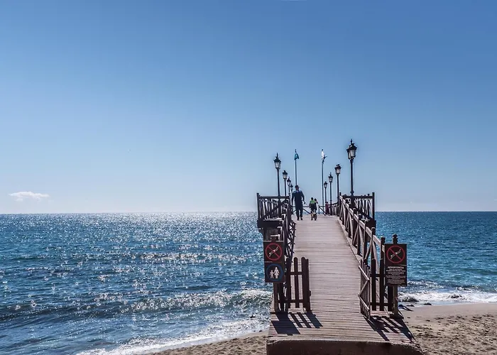 Ample Luxury Fancy Golf & Padel