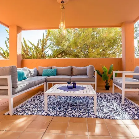 Ample Luxury Fancy Golf & Padel