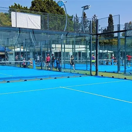 Ample Luxury Fancy Golf & Padel Apartment Marbella