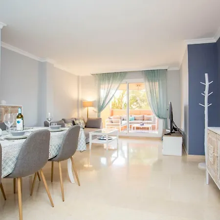 Ample Luxury Fancy Golf & Padel Apartment *