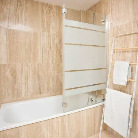 Ample Luxury Fancy Golf & Padel Apartment Marbella