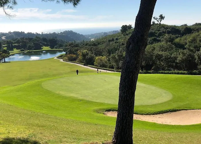 Ample Luxury Fancy Golf & Padel Apartment